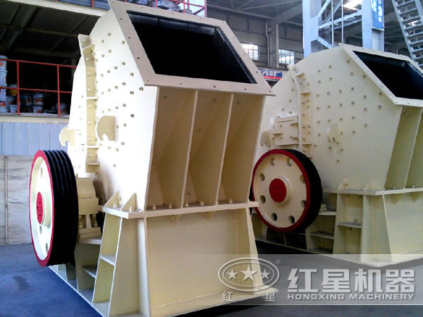 石灰石锤式破碎机侧面图 石灰石锤式破碎机侧面图