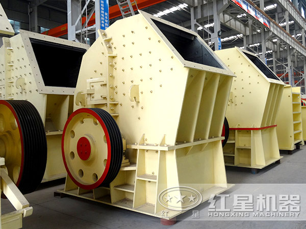 石灰石锤式破碎机展示图 石灰石锤式破碎机展示图