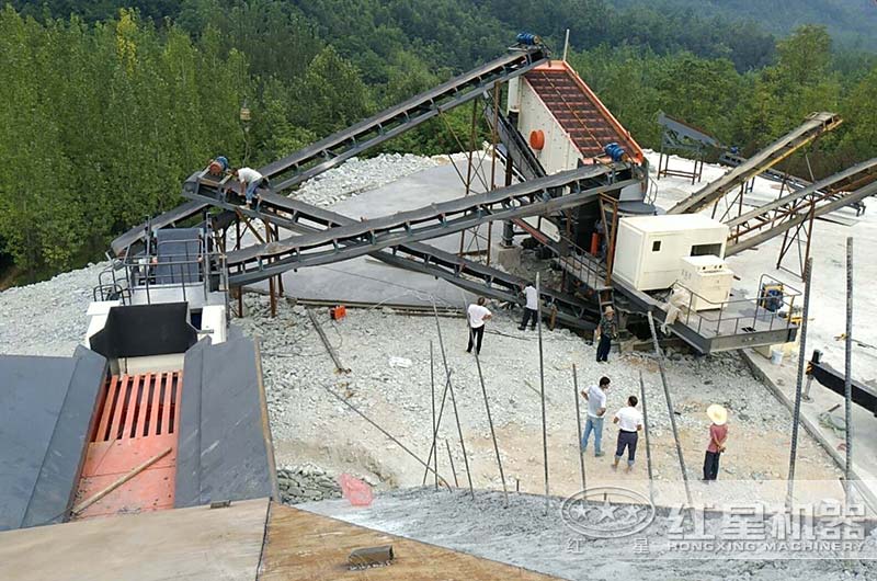 江苏客户车载移动石料破碎机生产现场 江苏客户车载移动石料破碎机生产现场
