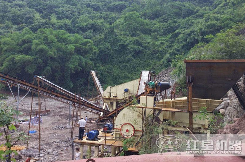 四川日产一万吨碎石作业现场 四川日产一万吨碎石作业现场